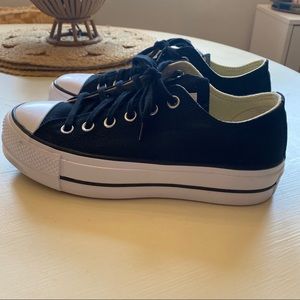Black converse Chuck Taylor all star lift sneakers